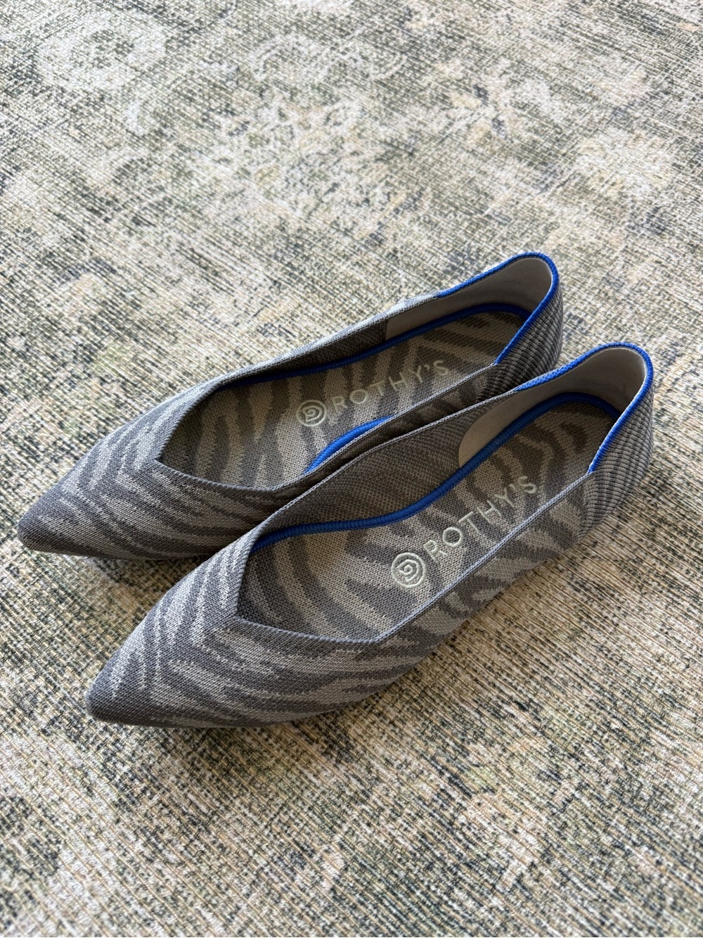 Rothy's The Point Flats Grey Zebra Print Worn Once Casual Knit Women's 8.5 - Picture 2 of 6